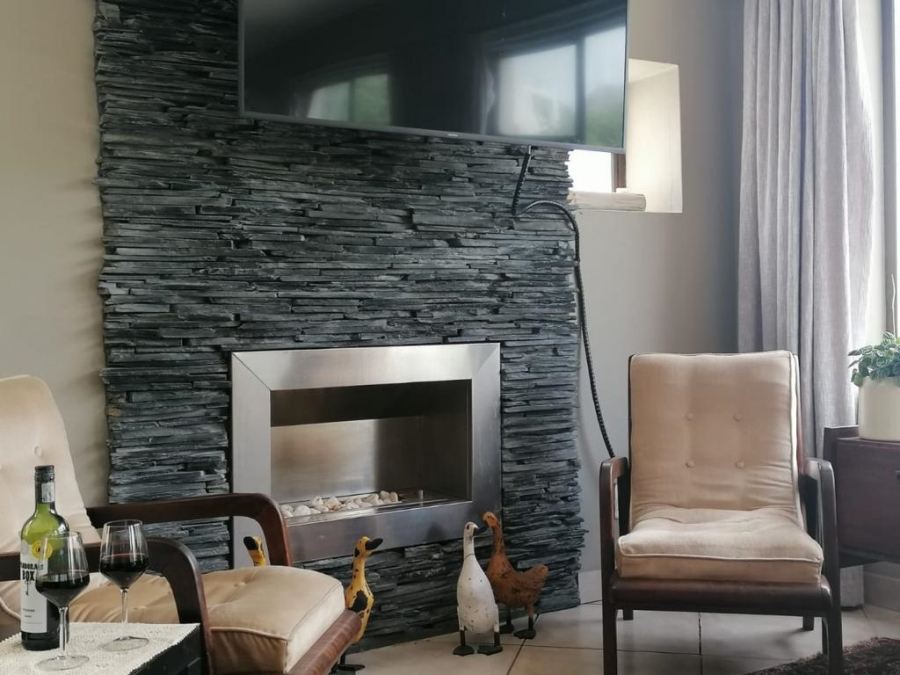 To Let 3 Bedroom Property for Rent in Paradise Beach Eastern Cape